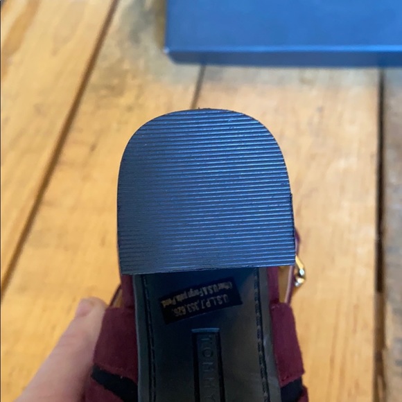 NWB Tommy Hilfiger Relita 2 Burgundy Slingbacks Peep Toe Heeled Shoes - Picture 6 of 11